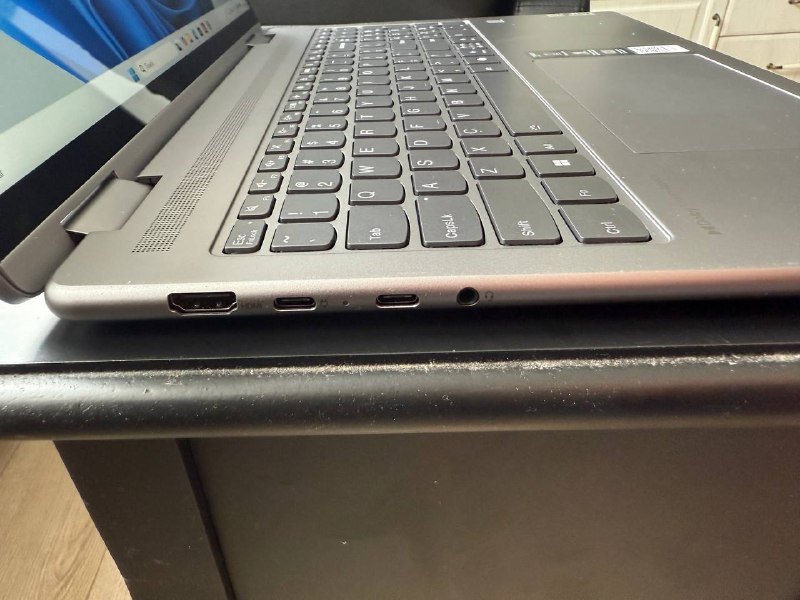 Lenovo Yoga 7 2-in-1 16" Touchscreen Laptop 4