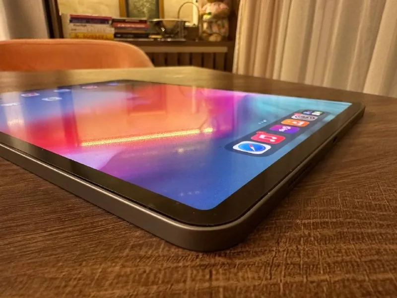Apple iPad Pro 12.9" 6-го поколения 1