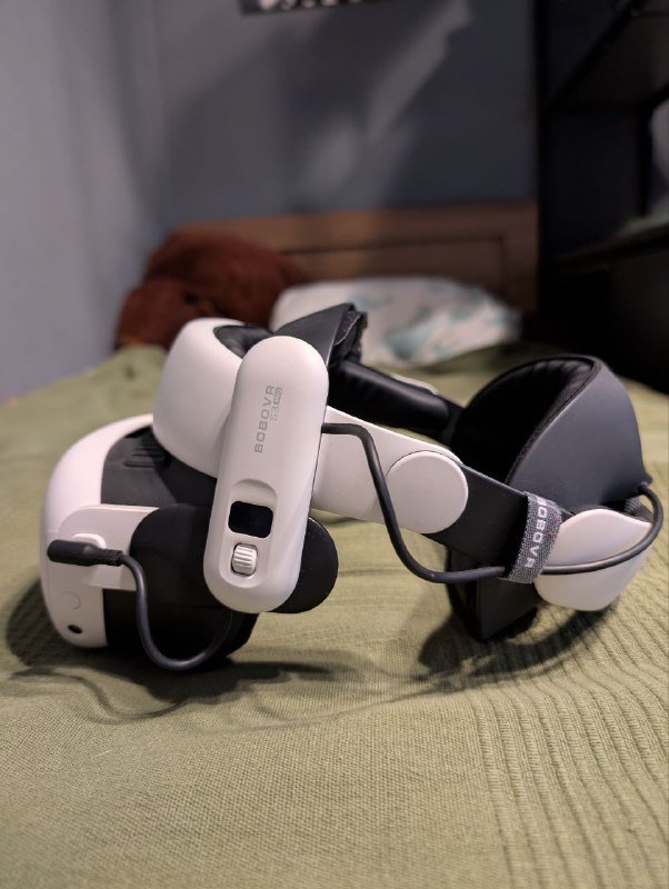 Meta Quest 3 на 512 Гб, комплект с креплением Bobovr 6