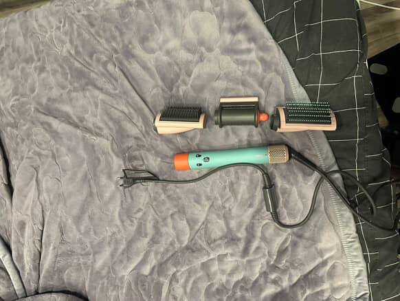 Фен Dyson с насадками 3