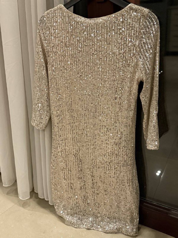 Платье в пайетках размер М 2