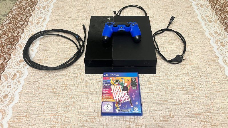 Игровая приставка PS4 fat, геймпад, игра Just Dance 7