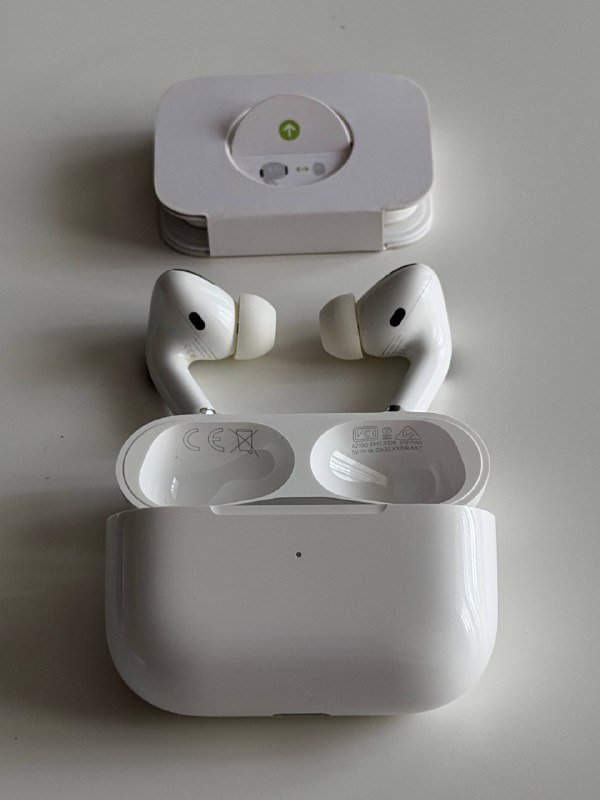 AirPods Pro 1 Gen из ОАЭ с амбушюрами и зарядкой 2