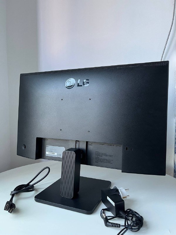 Монитор LG 24 дюйма IPS FullHD 2