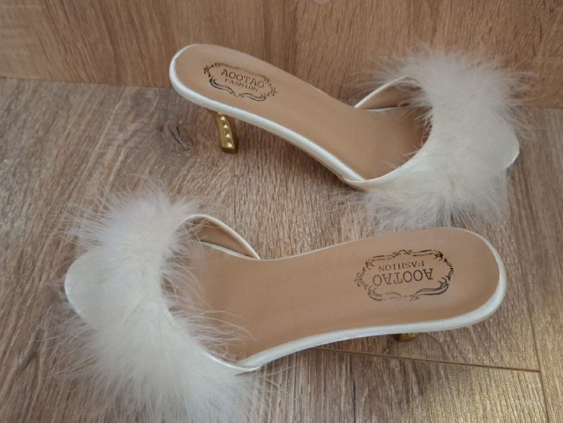 Женские туфли 39 размер белые