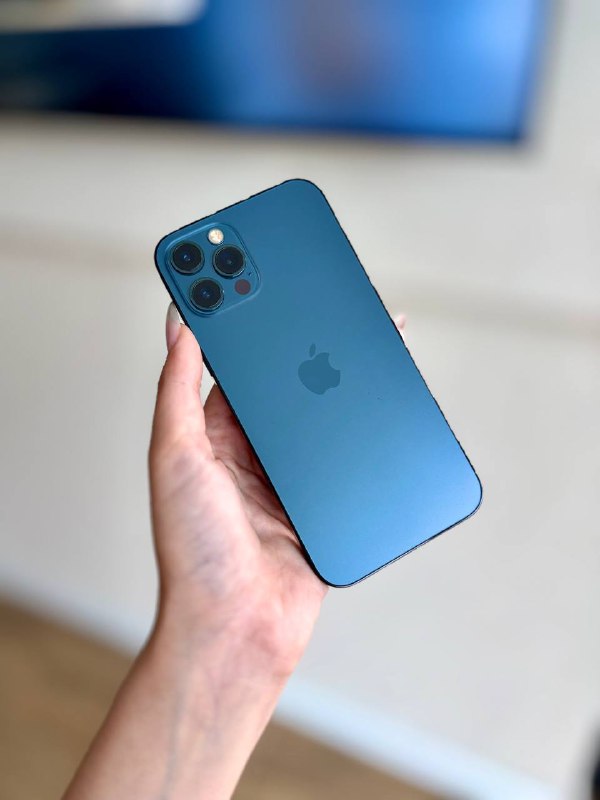 iPhone 12 Pro, iPhone Xr, iPad 7 поколения 2
