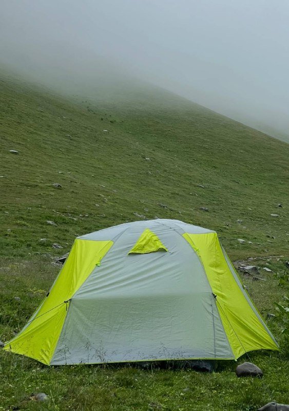 Две походные палатки Decathlon, серая и зелёная 6