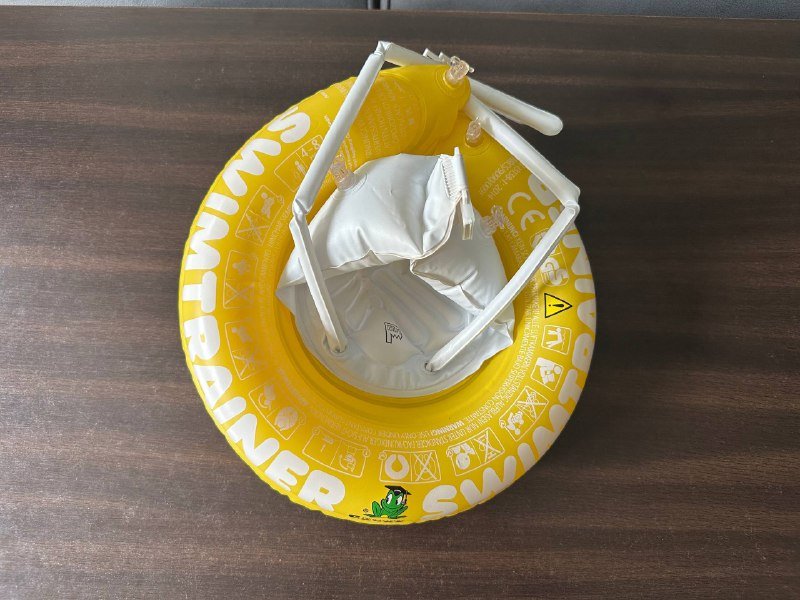 Радионяня Motorola, надувной круг Swimtrainer, машина Hot Wheels, конструктор Clementoni 2