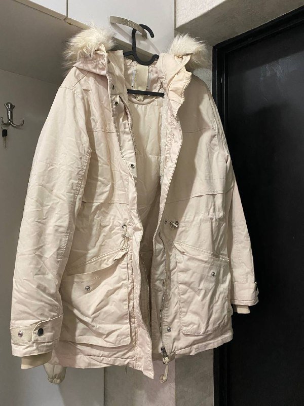 Женская куртка Bershka, книга Shoe Dog Phil Knight