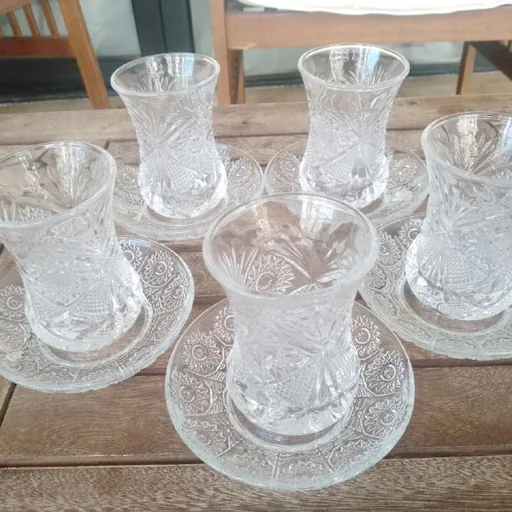 Сервиз — чашки с блюдцами