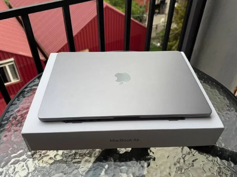 MacBook Air 15 M2 1