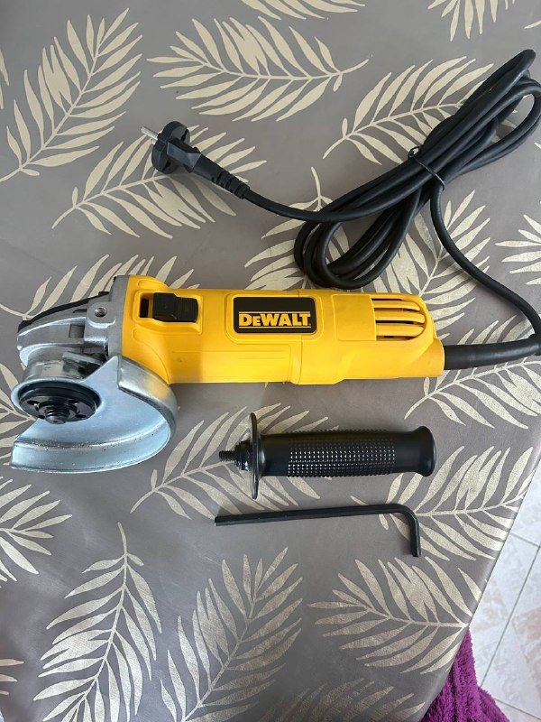 Углошлифовальная машина DeWALT DWE4157 2