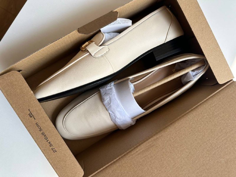 Кожаные лоферы 38 размер