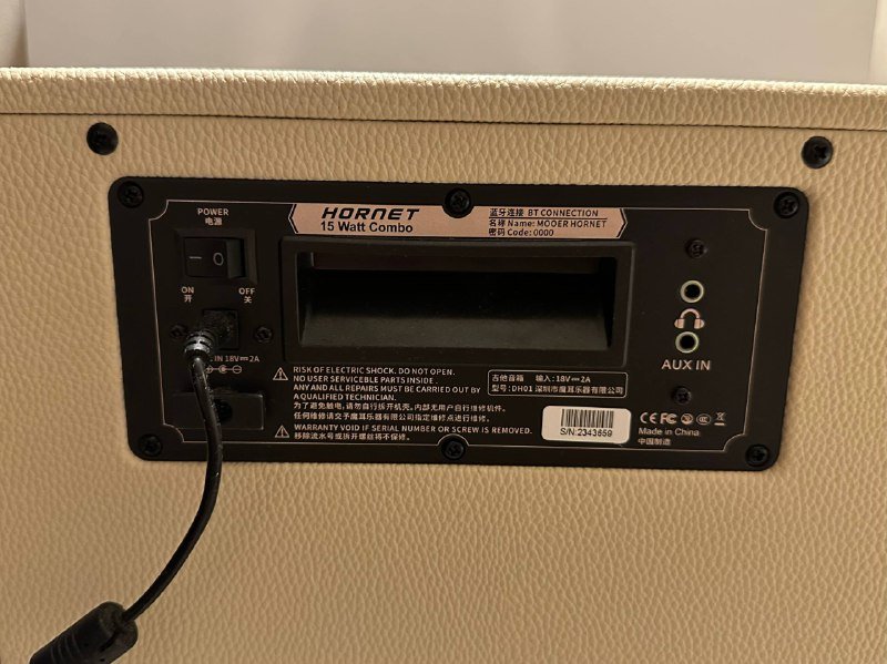 Комбоусилитель для гитары Mooer Hornet 15W 4