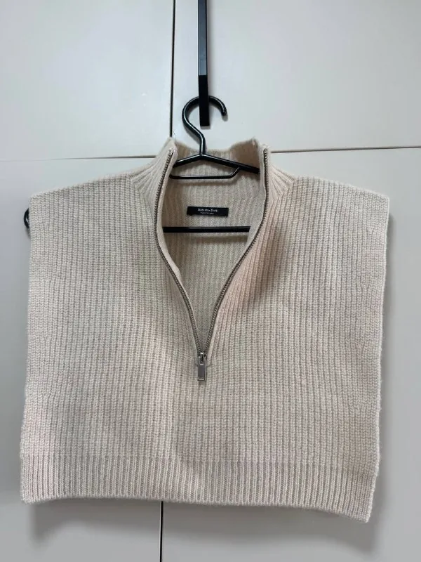 Бежевый вязаный жилет Massimo Dutti