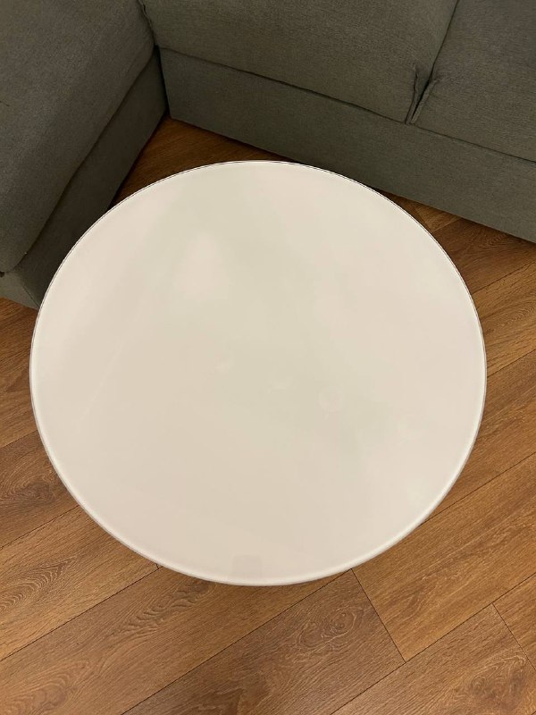 Рабочий стол, журнальный столик, кресло, лампа 4