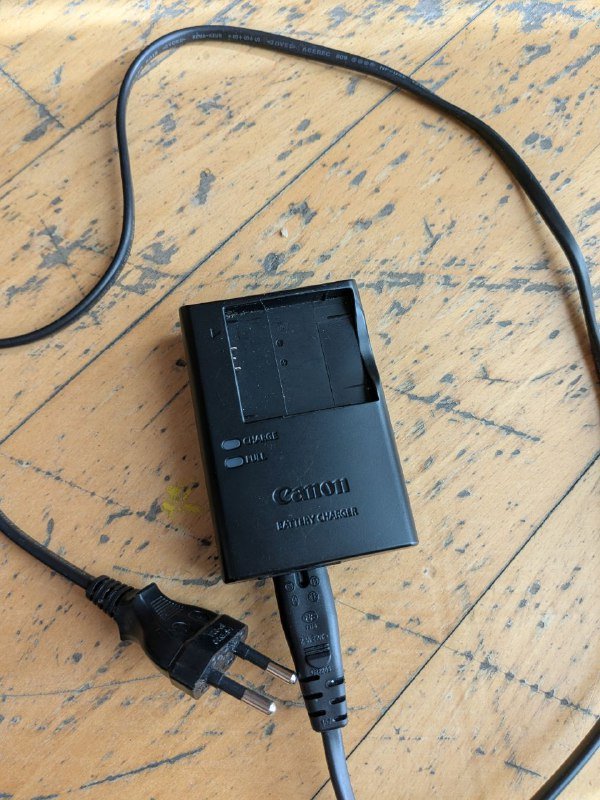 Зарядное устройство Canon для аккумуляторов