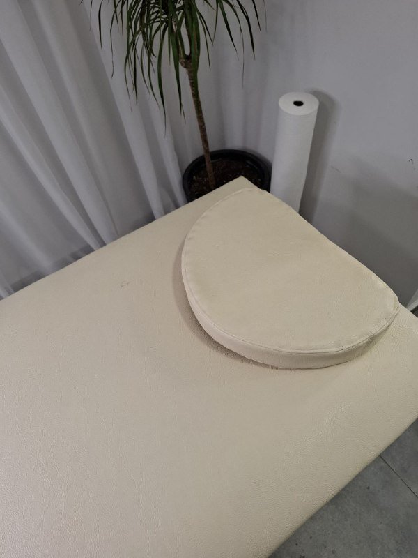 Кушетка для мастеров перманентного макияжа и массажа 3