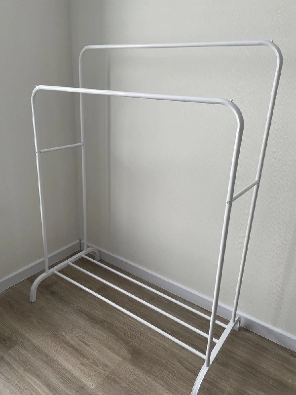 Металлическая двойная вешалка с полкой