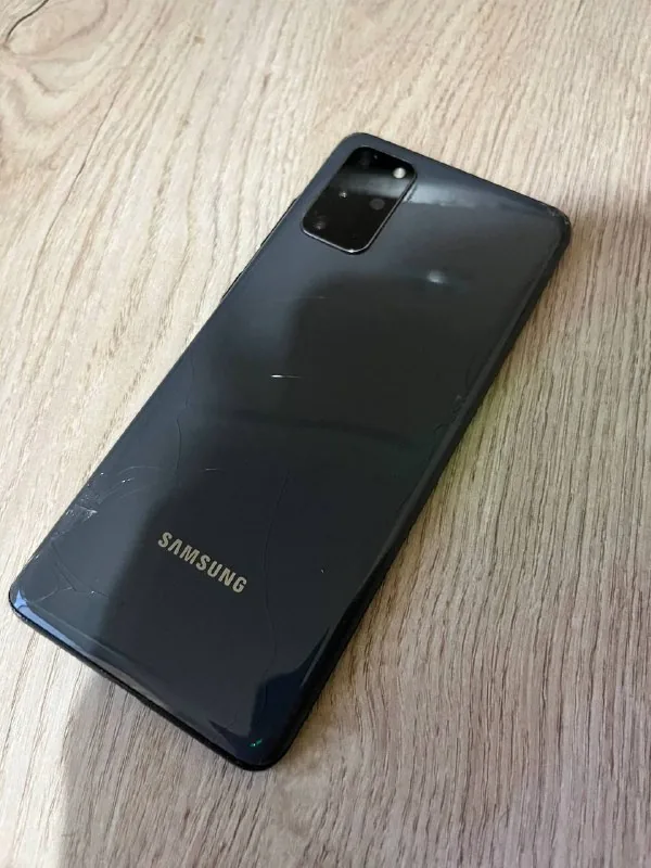 Samsung S20+ 8/128 с повреждениями 1