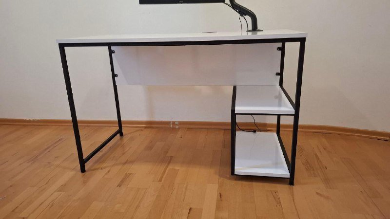 Письменный стол, кронштейн Gembird, монитор Xiaomi A24i 2