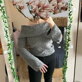 Теплая блузка с открытыми плечами 1