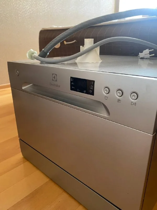 Посудомойка Electrolux ESF24000
