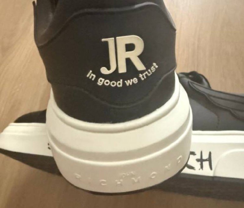 Мужские кроссовки размер 42 5