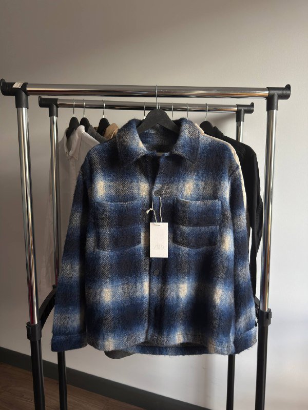 Рубашка Wrangler, пиджаки Louis Purple, GAP, рубашки и куртки Zara, штаны Puma 4