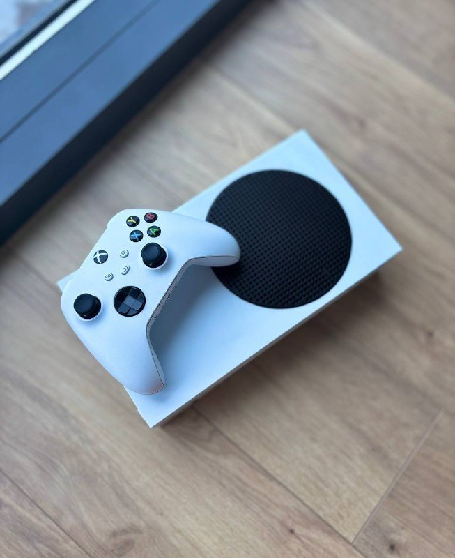 AirPods 4, Xbox Series S, контроллер Xbox, Apple HomePod Mini 3