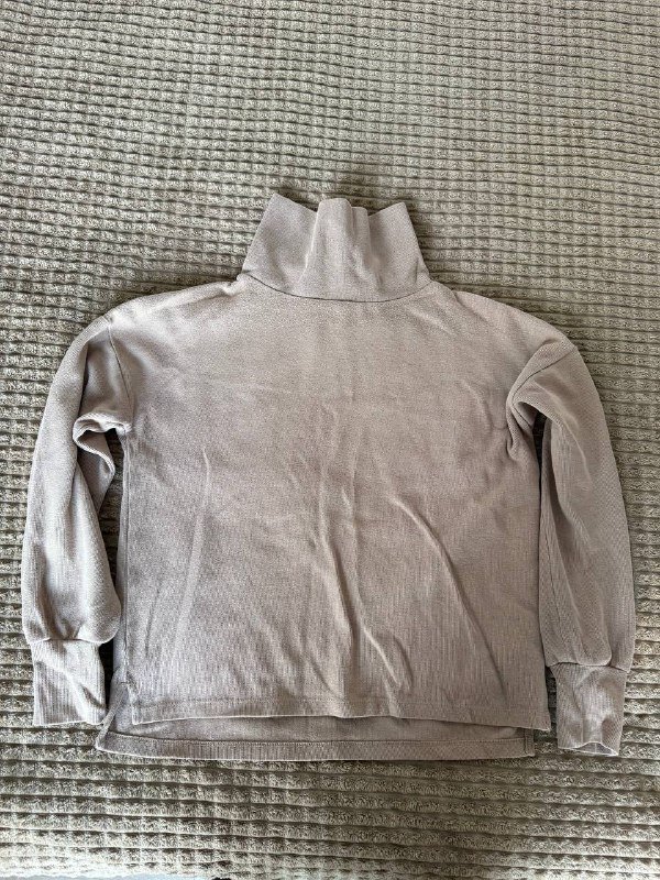 Водолазка Medicine, Кофта горчичная Uniqlo, Свитер Lacoste, Свитер белый, Кофта тёмно-синяя Mavi