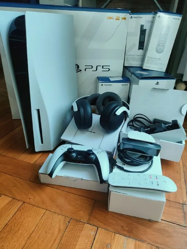 PS5 fat 825GB, 3 games, DualSense charger, Media Remote, HD Camera, Pulse 3D headset 1