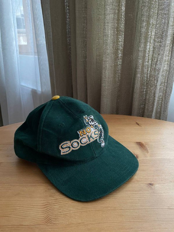 Кепка из 90-х