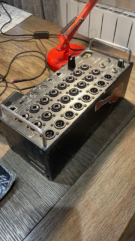 Микшерный Пульт Behringer XR18 2