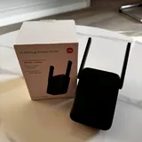 Стіл, робочий стілець, монітор Samsung, аерогриль, підсилювач Wi‑Fi, відпарювач 2