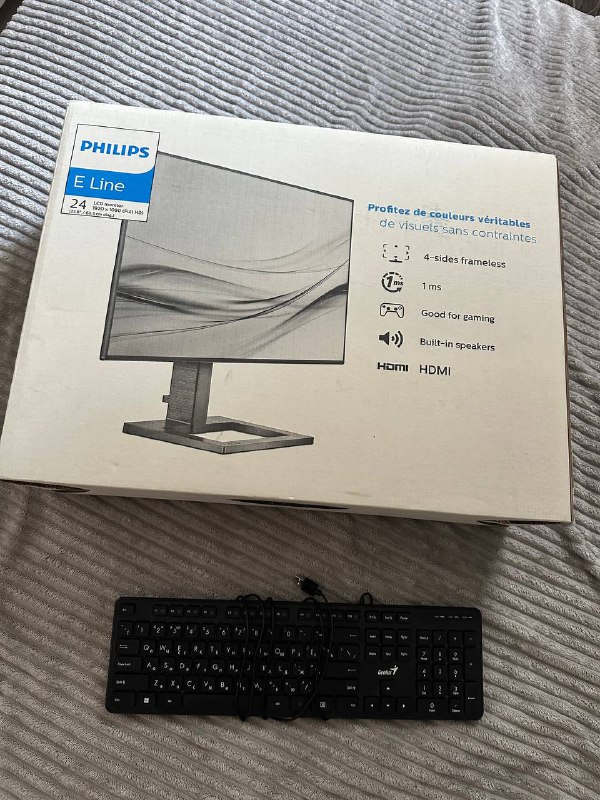 Монитор Philips 24 с клавиатурой