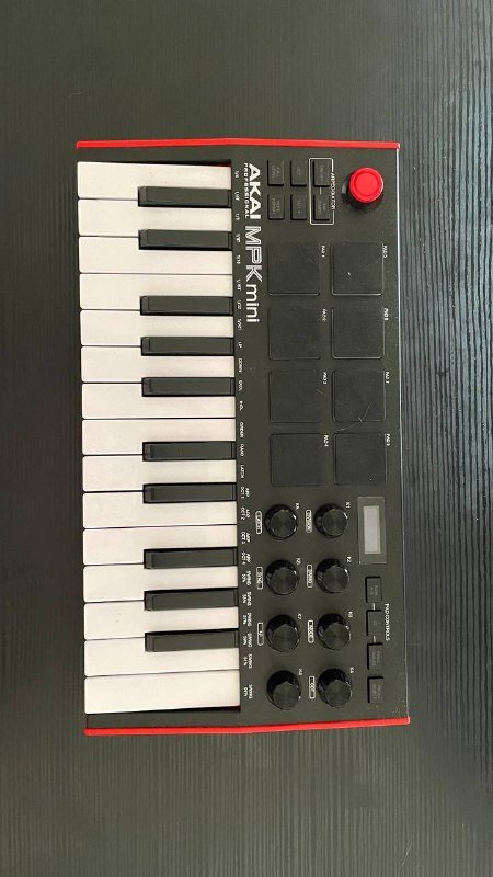 рюкзак, кожаная сумочка, спортивная сумка, DJ контроллер, MIDI клавиатура, калимба, тренажер для гитары 5