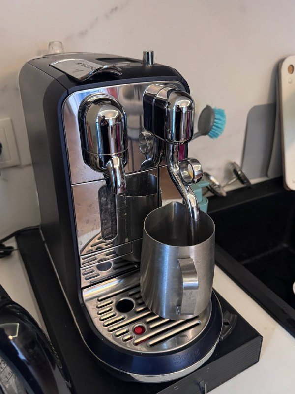 Кофемашина Sage Nespresso