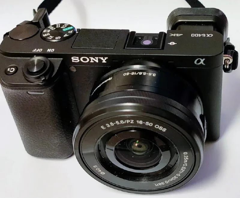 Sony Alpha 6400