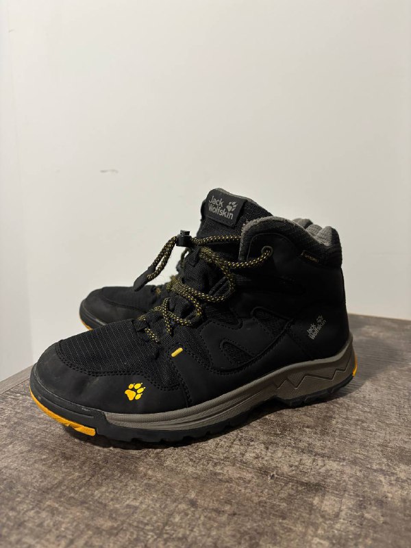 Кроссовки New Balance на Gore Tex, Кеды Vans SK8-HI, Кожаные мокасины, Трекинговые кроссовки Quechua, Кожаные кроссовки Nike Cortez, Трекинговые ботинки McKinley, Трекинговые ботинки Jack Wolfskin 7