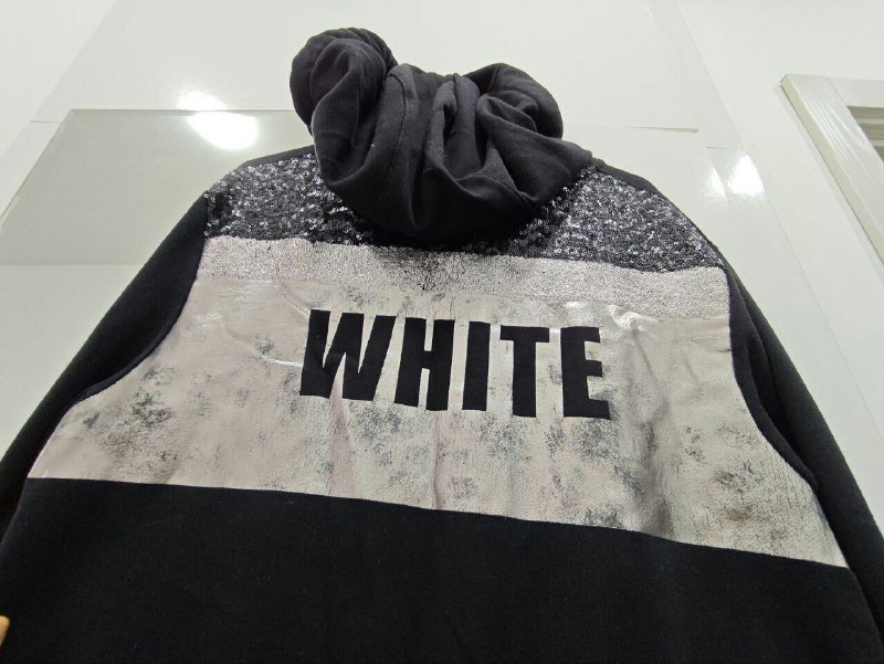 Удлиненная кофта с капюшоном и пайетками размер M 2