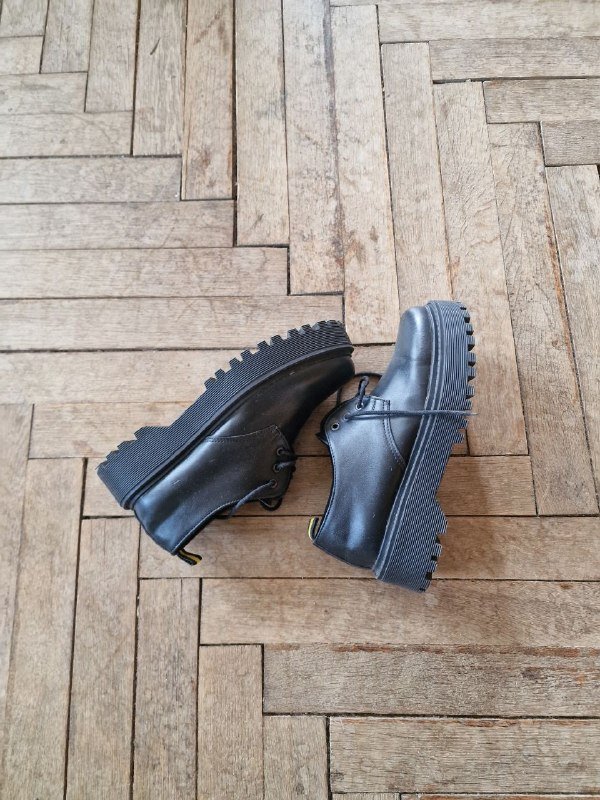 Женские ботинки