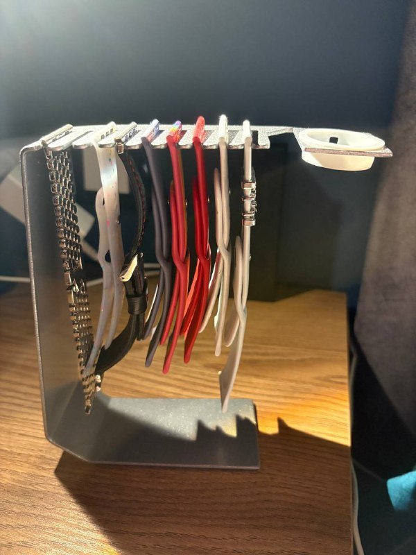 подставка под Apple Watch, держалка для ремешков 2