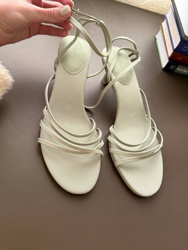 Босоножки женские STRADIVARIUS EUR 40 4
