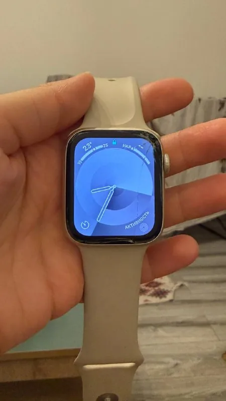 Apple Watch SE 2nd Gen, 44 mm 1