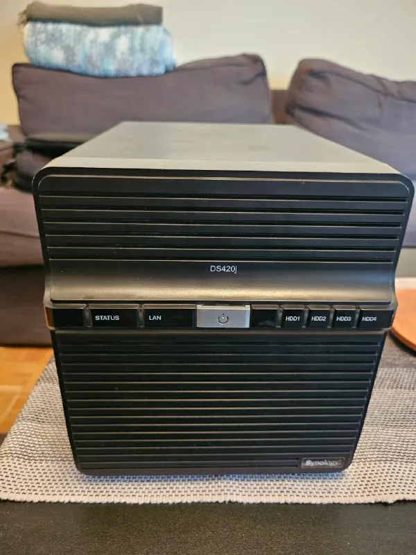 Synology DS420j NAS 1