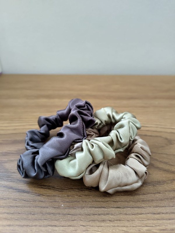 шампунь MedPlanta, тоник Greenmade, крем Smorodina, маска Jurassic spa, резинки из шелка 5