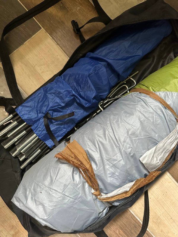 Прихожая от палатки с палками и колышками 2