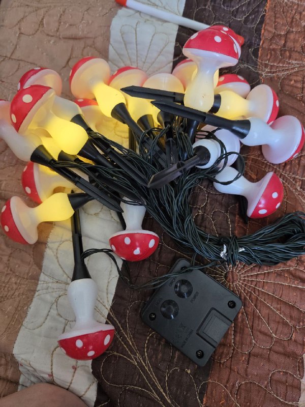 Коврик для мышки, стабилизатор, цилиндр кролика, цветы искусственные, фонарики грибочки, ролики для мебели, туфли 38 размер 5