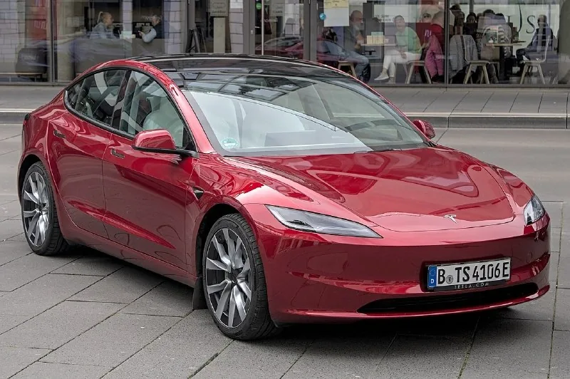 Запчасти кузова и ходовой Tesla Model 3
